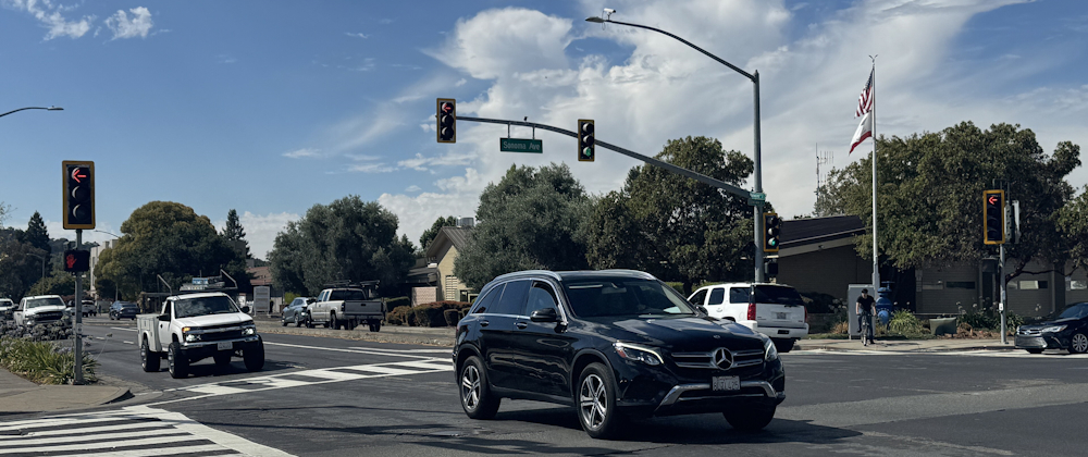 Farmers Lane and Sonoma Avenue Intersection in Santa Rosa by Sarah Stierch (Missvain), CC0, via Wikimedia Commons