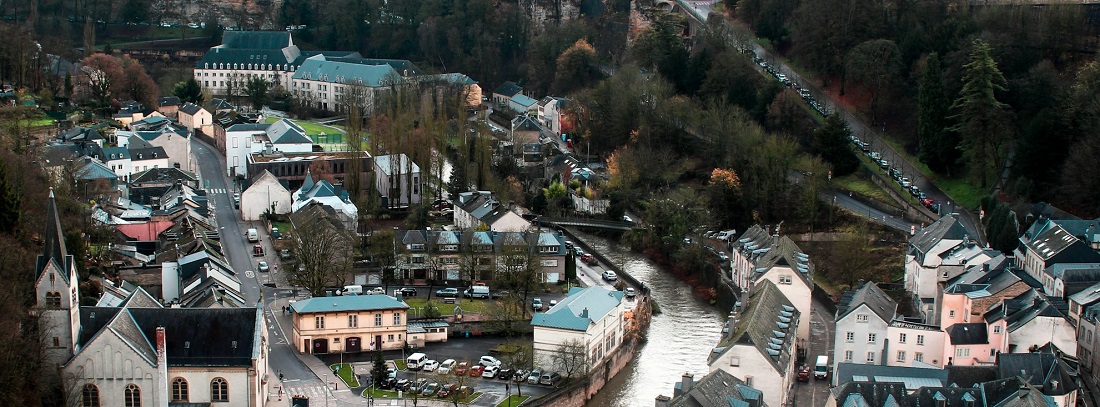 Housing in Luxembourg by Llibert Losada from Unsplash