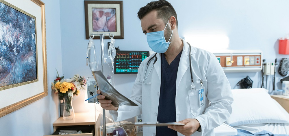 Doctor in the hospital by RDNE from Pexels